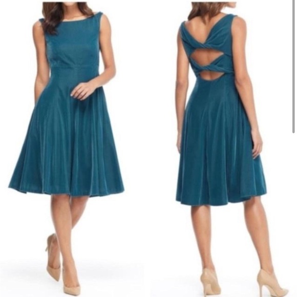 GAL MEETS GLAM CHRISTINE VELVET BATEEU NECK FUR GREEN DRESS size 2 NEW - Picture 1 of 8